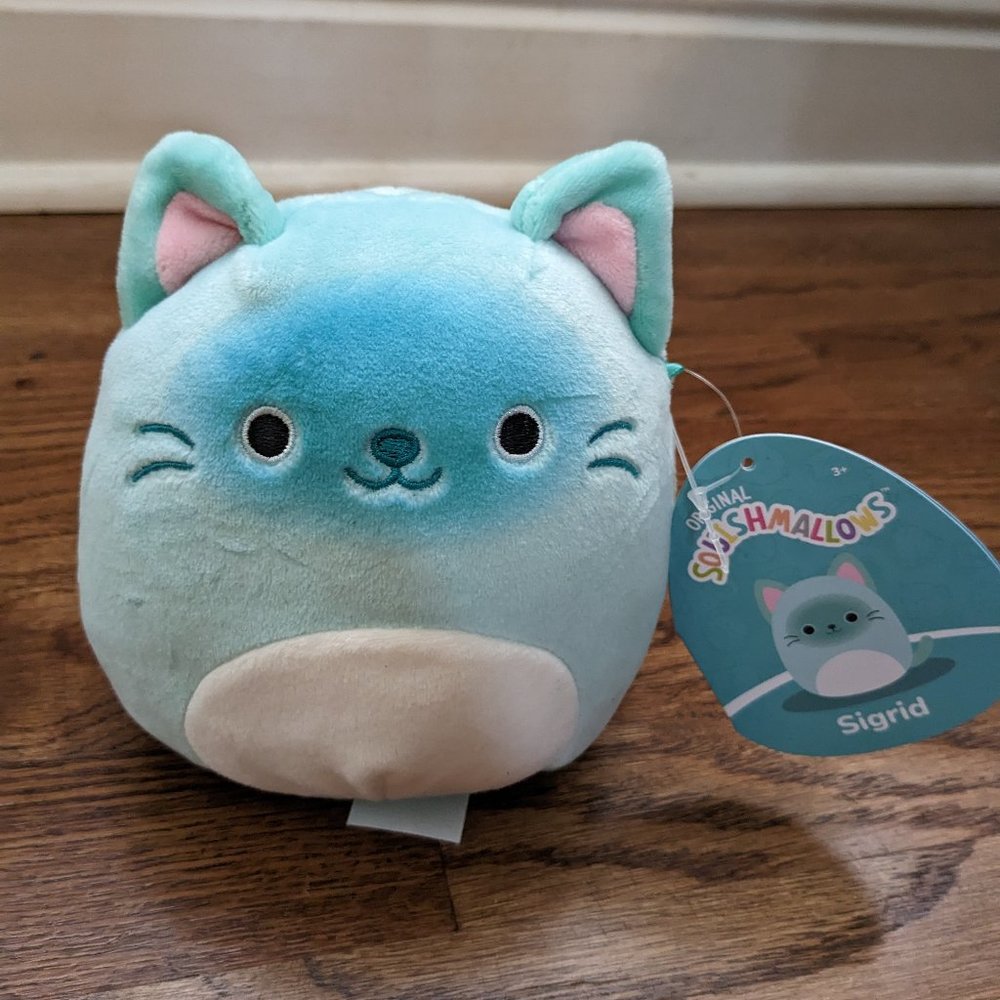 Squishmallows, Sigrid, new with attached tag